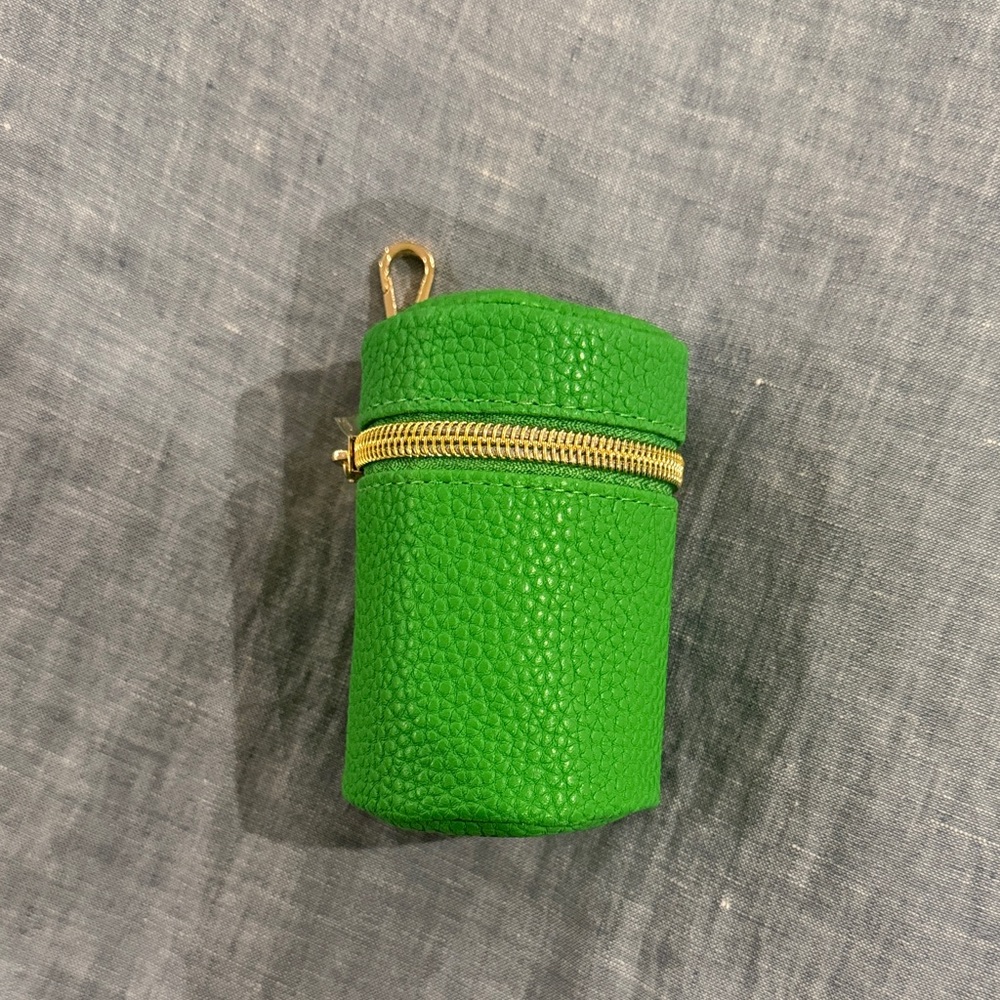 NWOT Tata Harper Green Vegan Leather travel beauty case